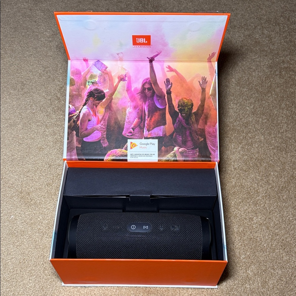 JBL Black Wireless Speaker Charge 3 - Picture 2 of 12